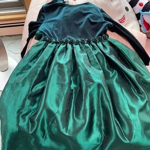 Beautiful green dress for a girl